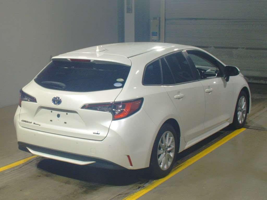 2020 Toyota Corolla Touring Wagon ZWE211W[1]