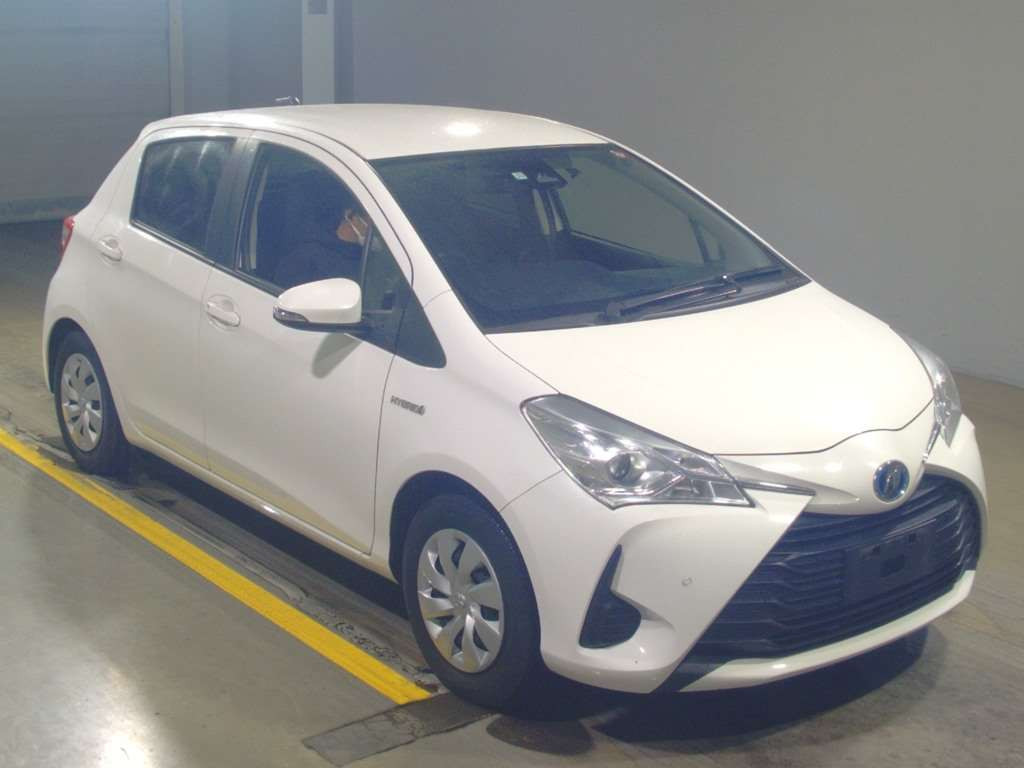 2019 Toyota Vitz NHP130[2]