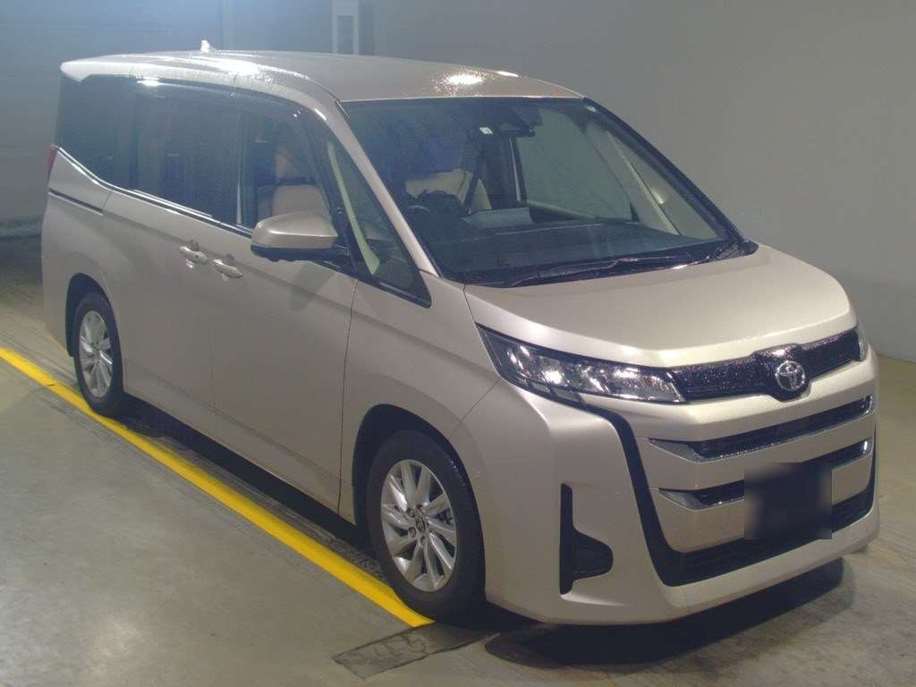 2022 Toyota Noah MZRA90W[2]