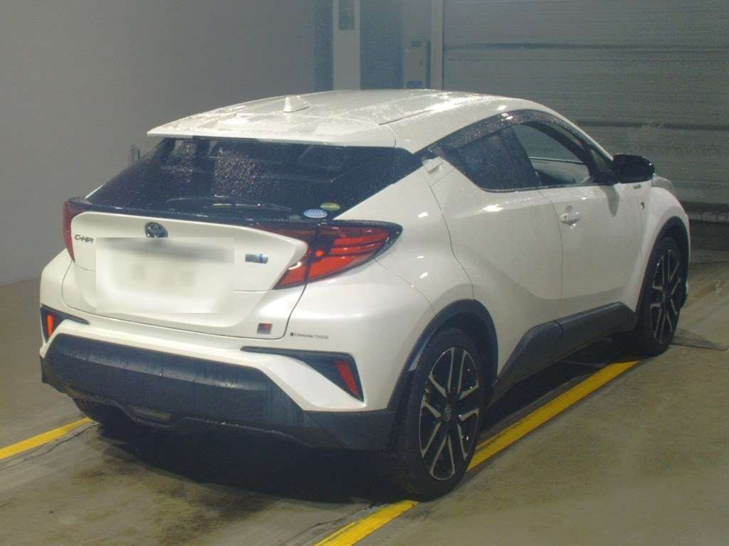 2020 Toyota C-HR ZYX11[1]