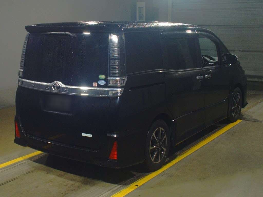 2018 Toyota Voxy ZRR80W[1]