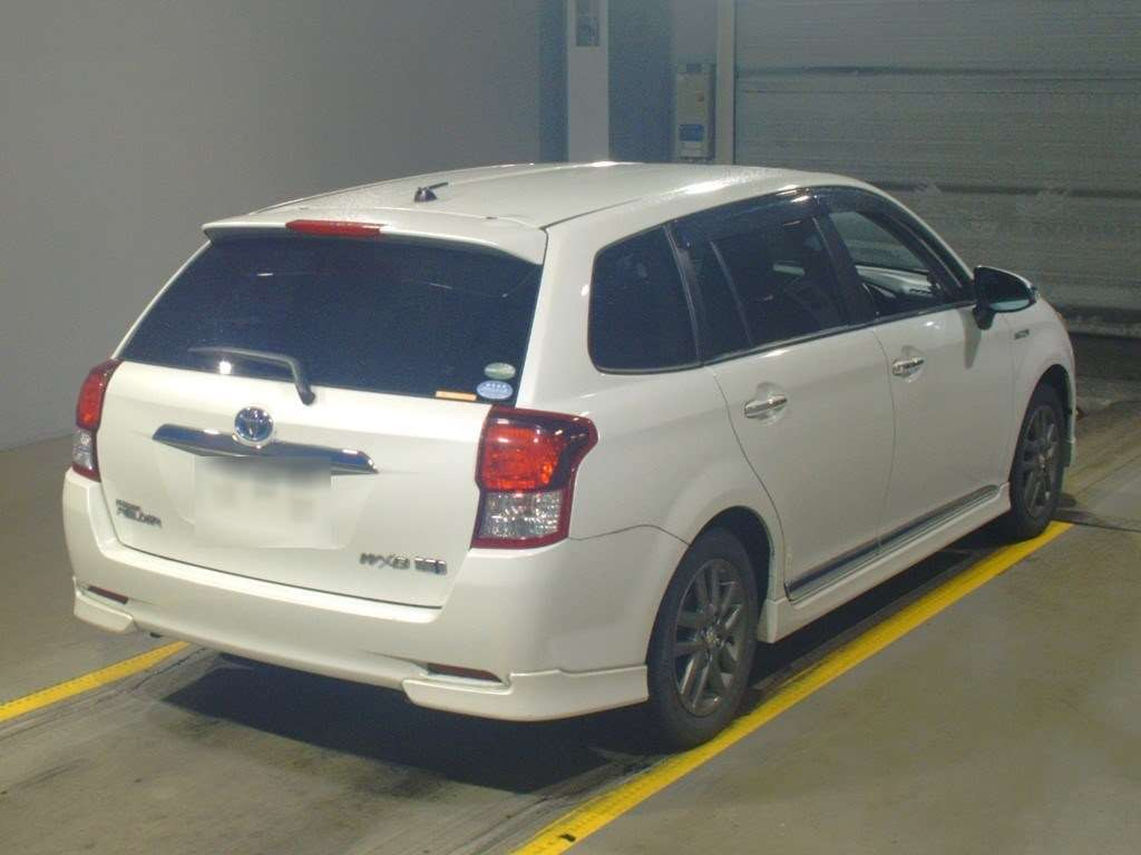 2014 Toyota Corolla Fielder NKE165G[1]