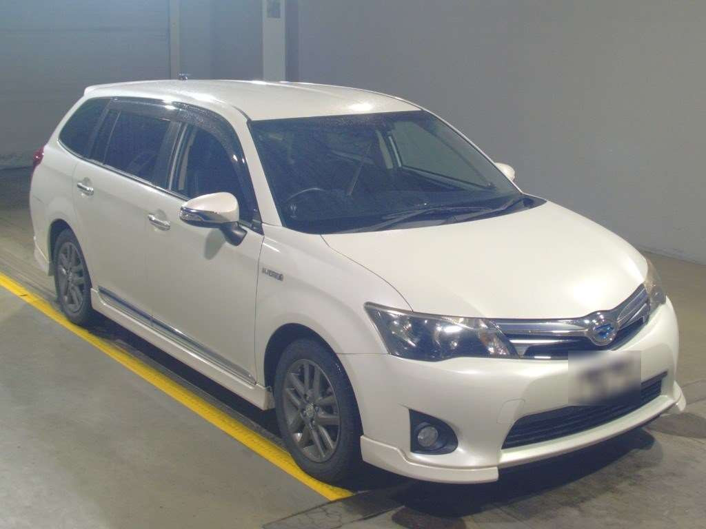 2014 Toyota Corolla Fielder NKE165G[2]