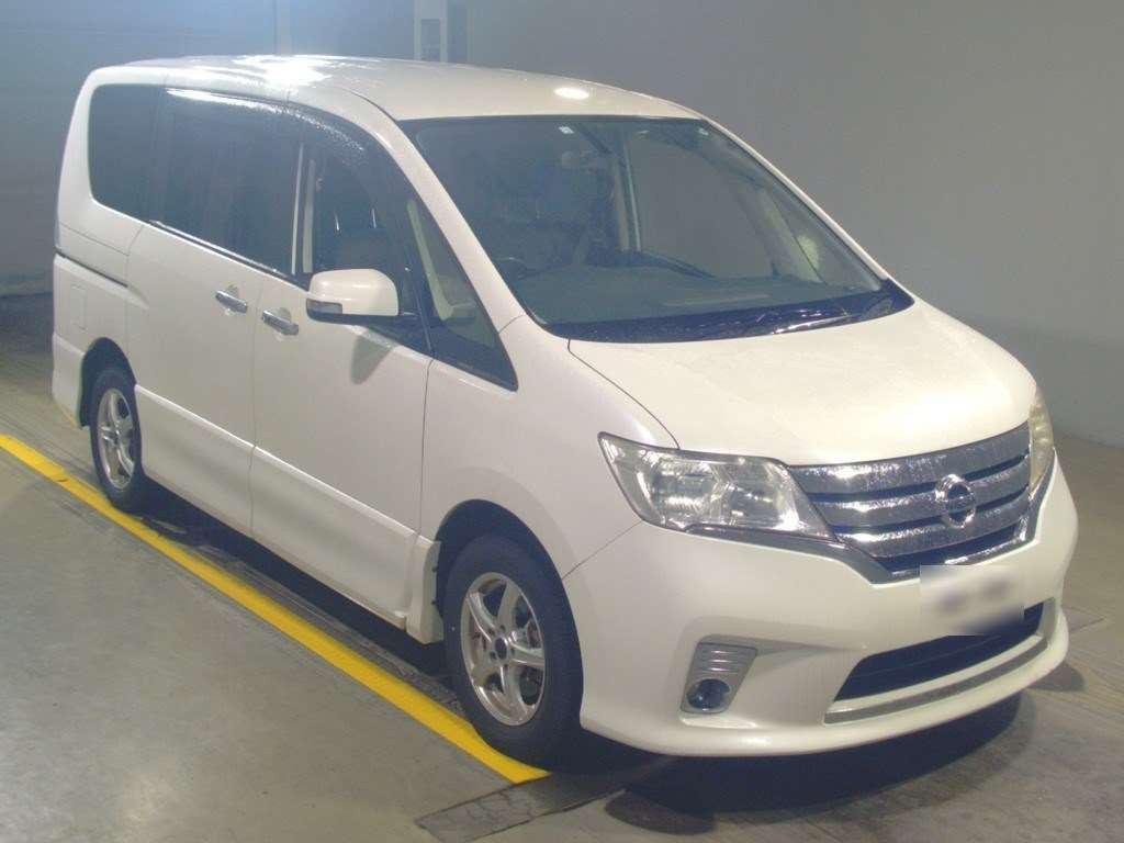 2014 Nissan Serena FNC26[2]