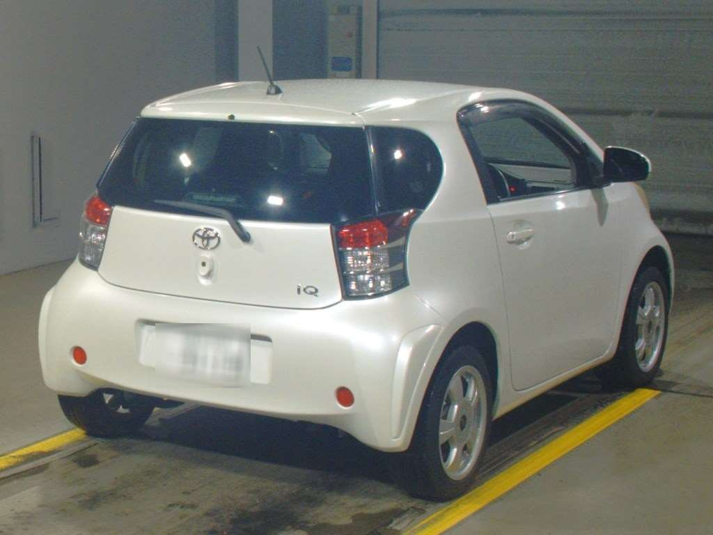 2009 Toyota iQ KGJ10[1]