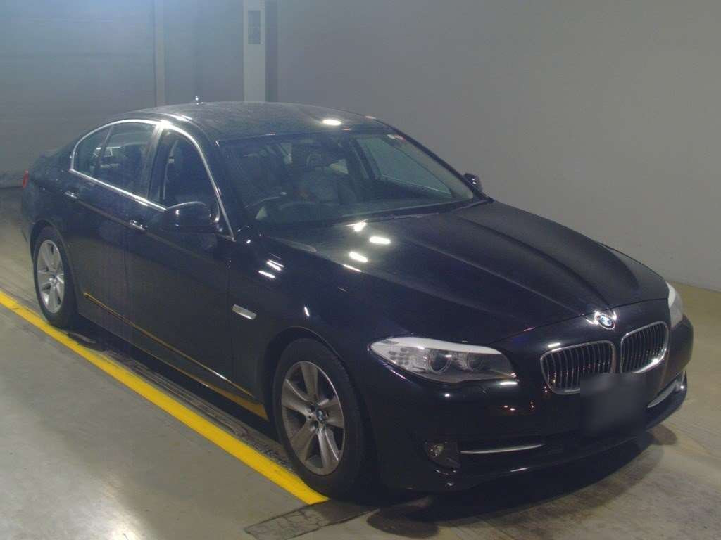 2011 BMW 5 Series FR30[2]