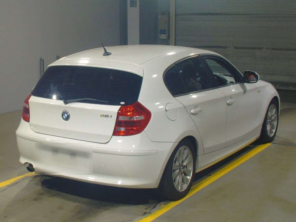 2010 BMW 1 Series UE16[1]