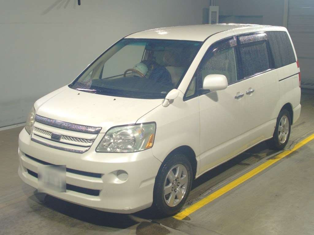 2007 Toyota Noah AZR60G[0]