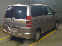 2002 Toyota Noah