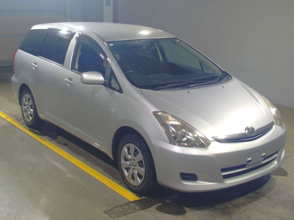 2006 Toyota Wish ZNE10G[2]