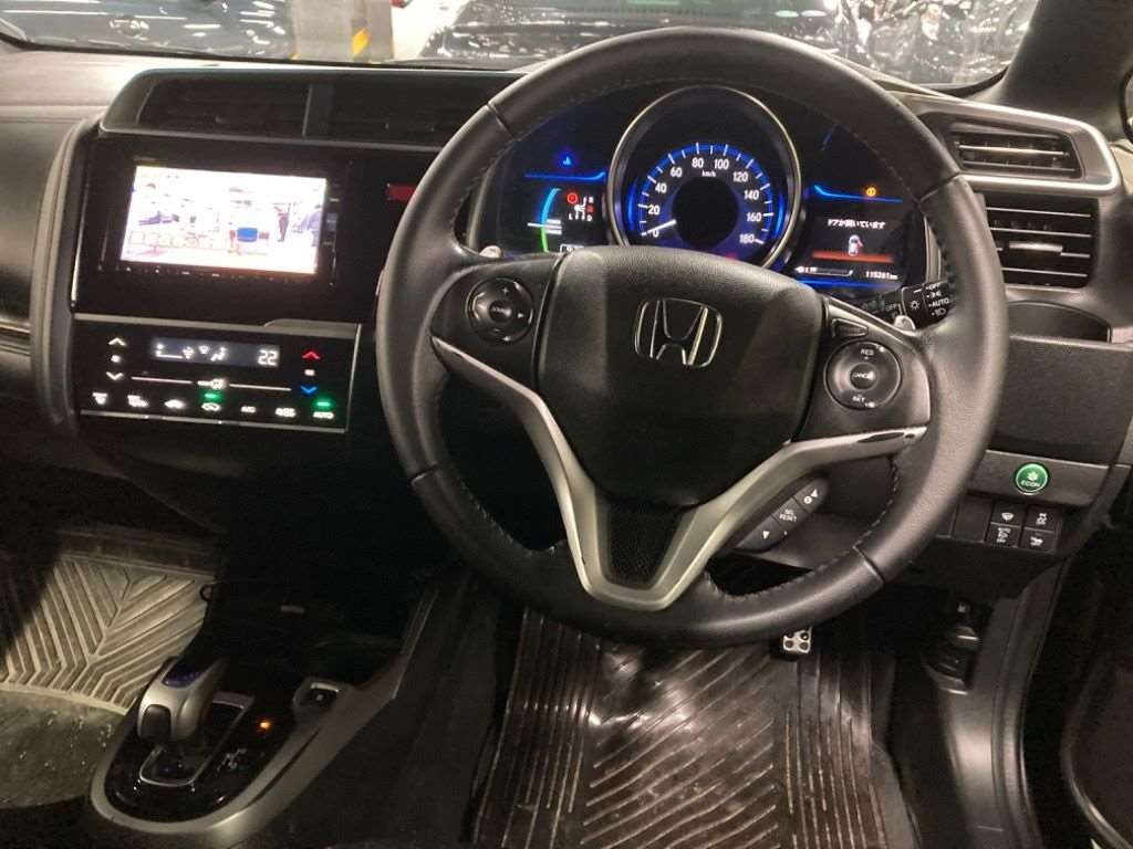 2016 Honda Fit Hybrid GP6[2]