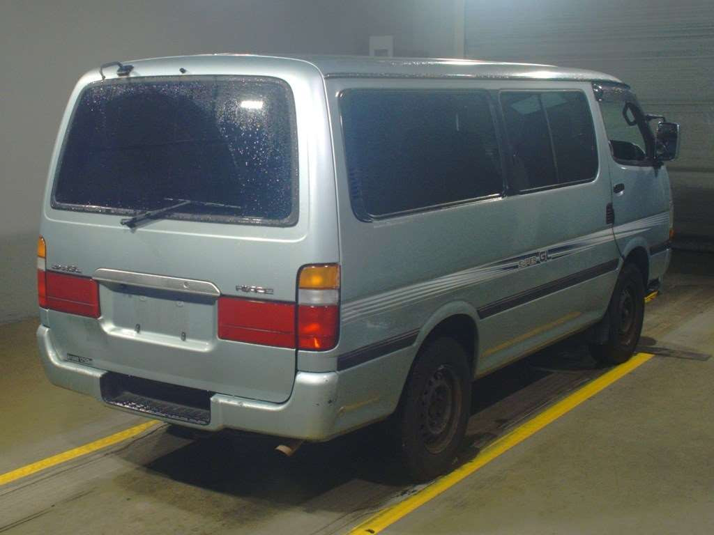 2004 Toyota Hiace Van TRH112V[1]