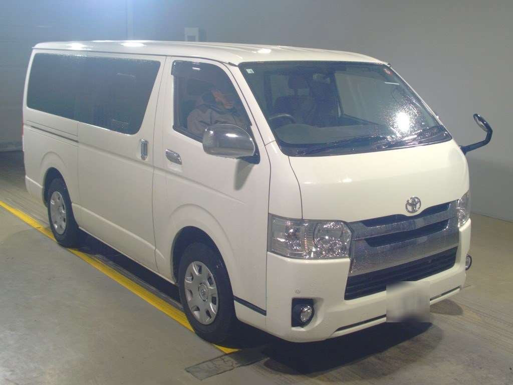 2017 Toyota Regiusace Van KDH201V[2]