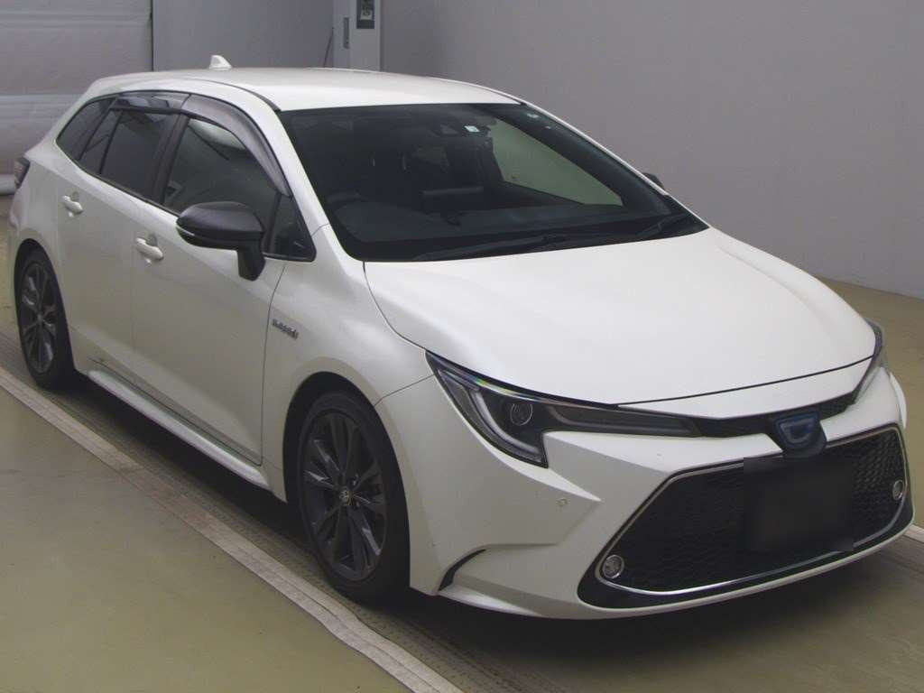 2020 Toyota Corolla Touring Wagon ZWE211W[2]