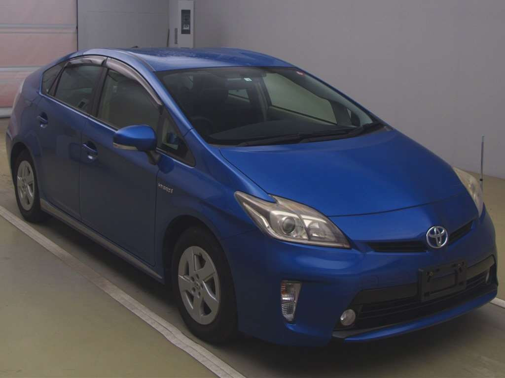 2013 Toyota Prius ZVW30[2]