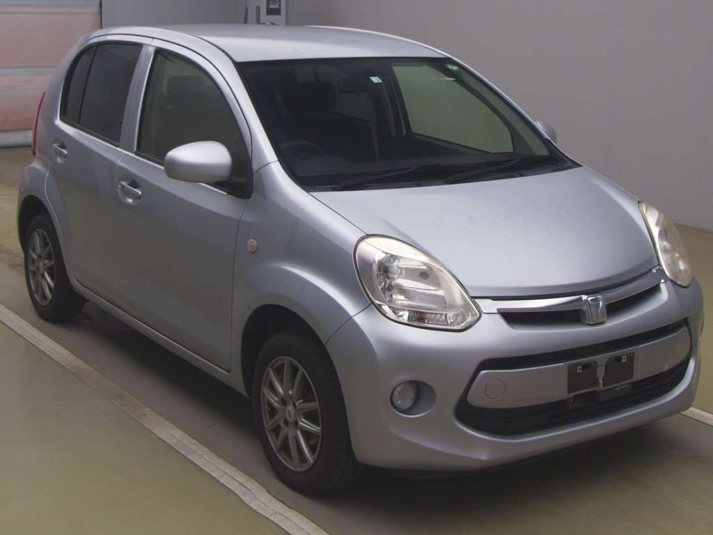 2016 Toyota Passo KGC30[2]