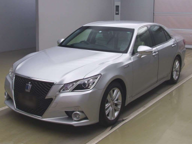 2014 Toyota Crown Hybrid