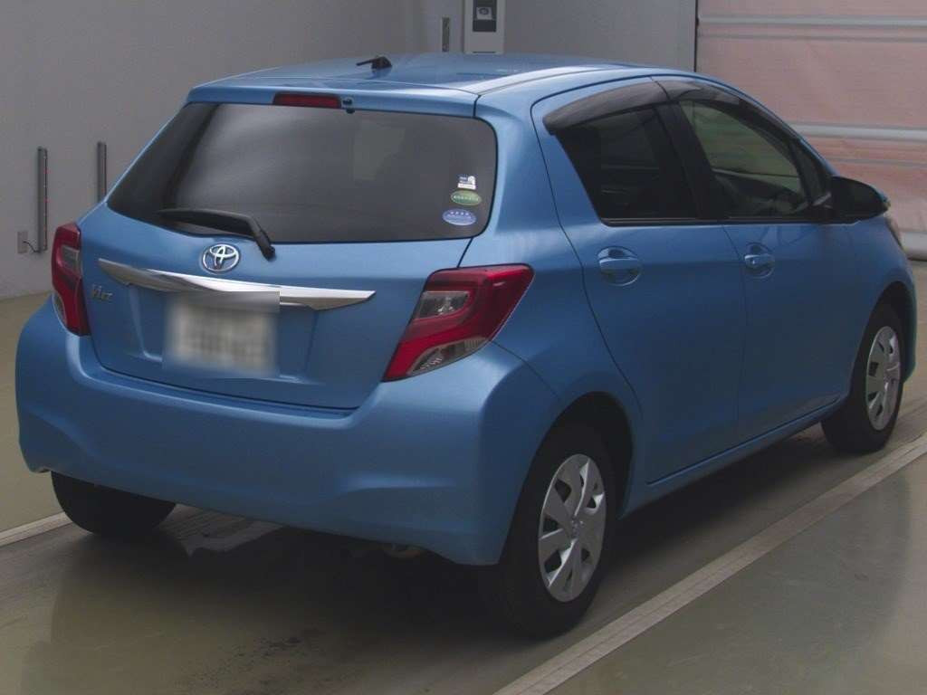 2015 Toyota Vitz KSP130[1]