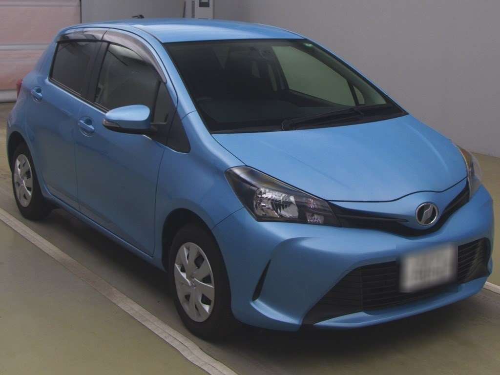 2015 Toyota Vitz KSP130[2]