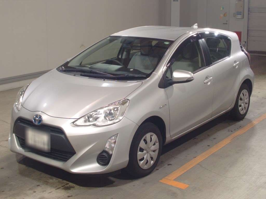 2015 Toyota Aqua NHP10[0]