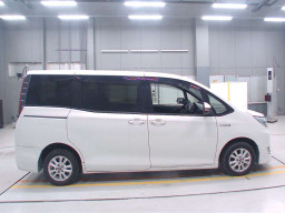 2017 Toyota Noah