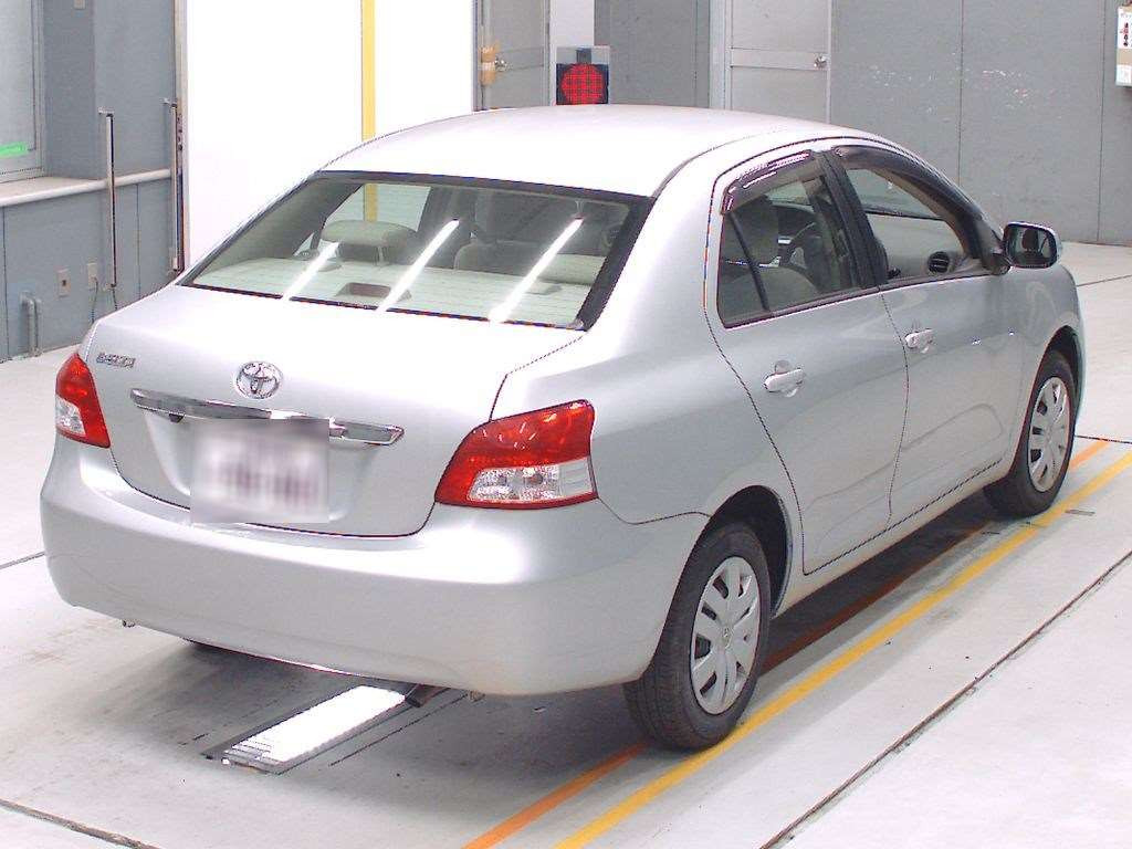 2011 Toyota Belta KSP92[1]