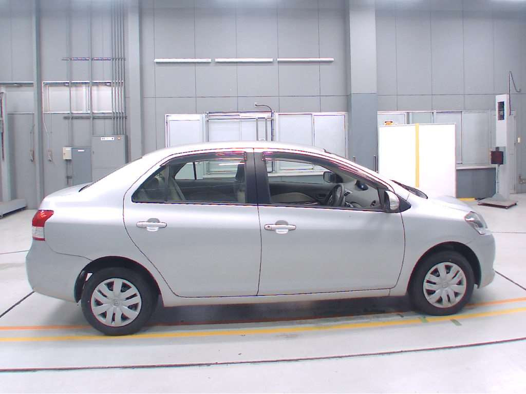 2011 Toyota Belta KSP92[2]