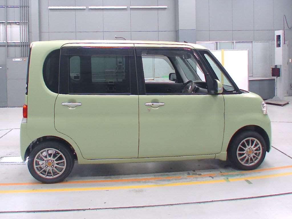 2011 Daihatsu Tanto L375S[2]