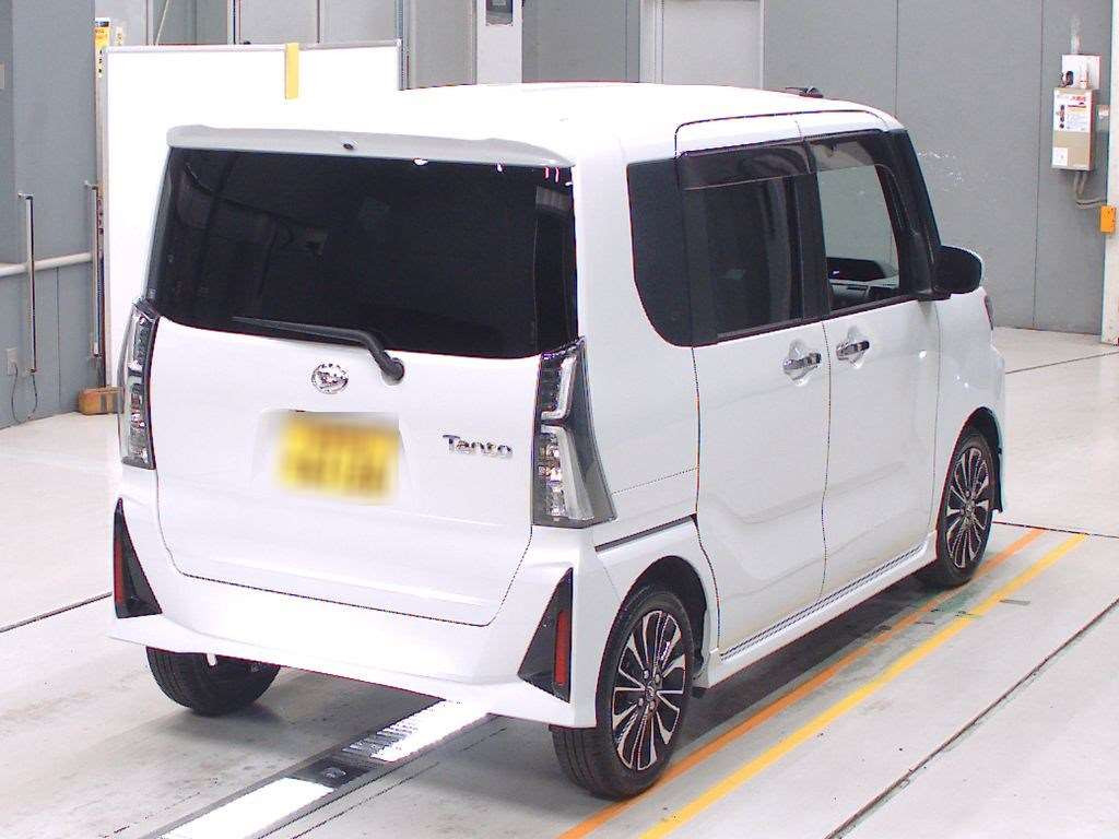 2022 Daihatsu Tanto Custom LA650S[1]