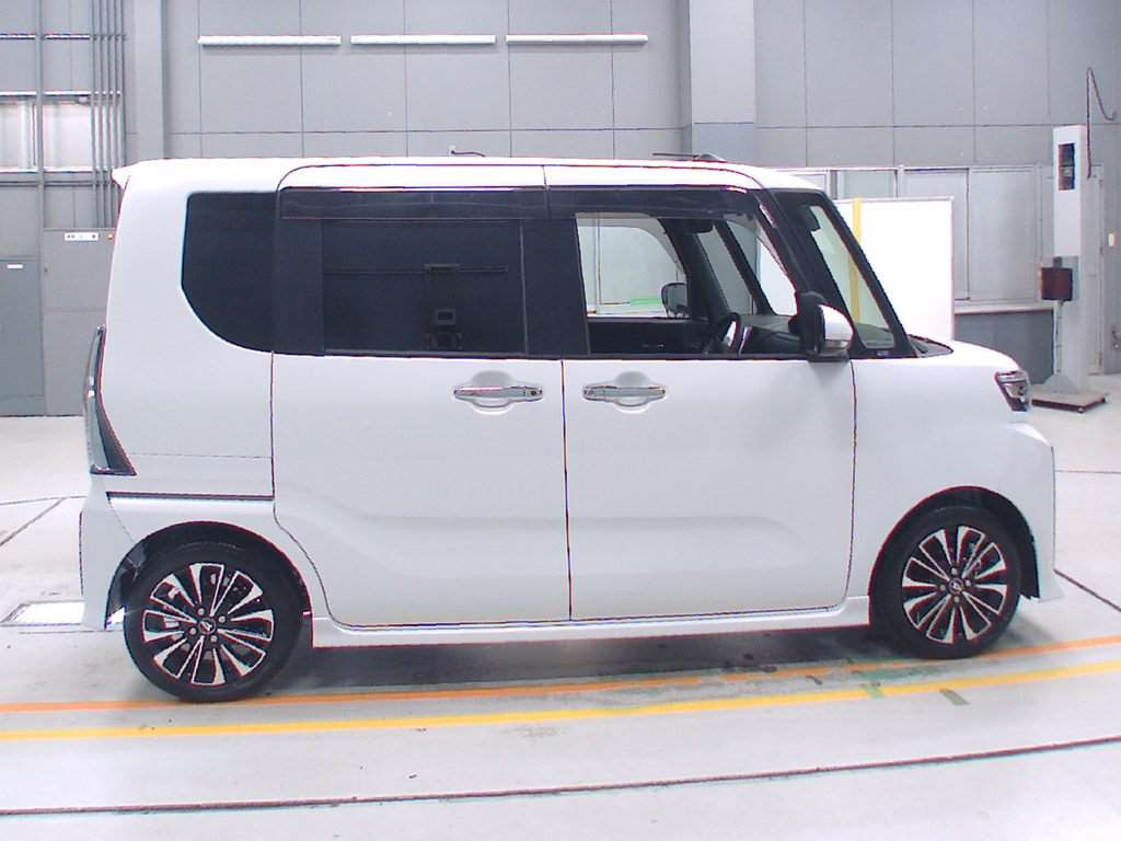 2022 Daihatsu Tanto Custom LA650S[2]