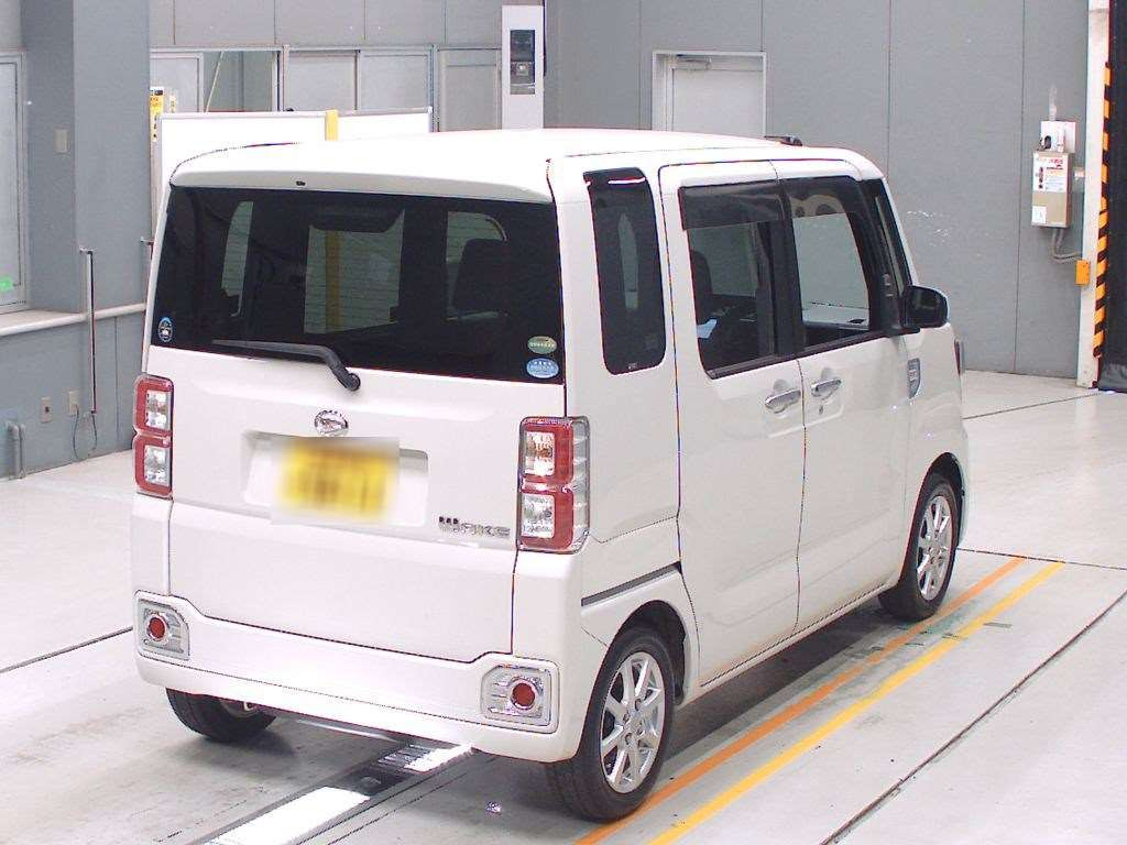 2016 Daihatsu Wake LA700S[1]