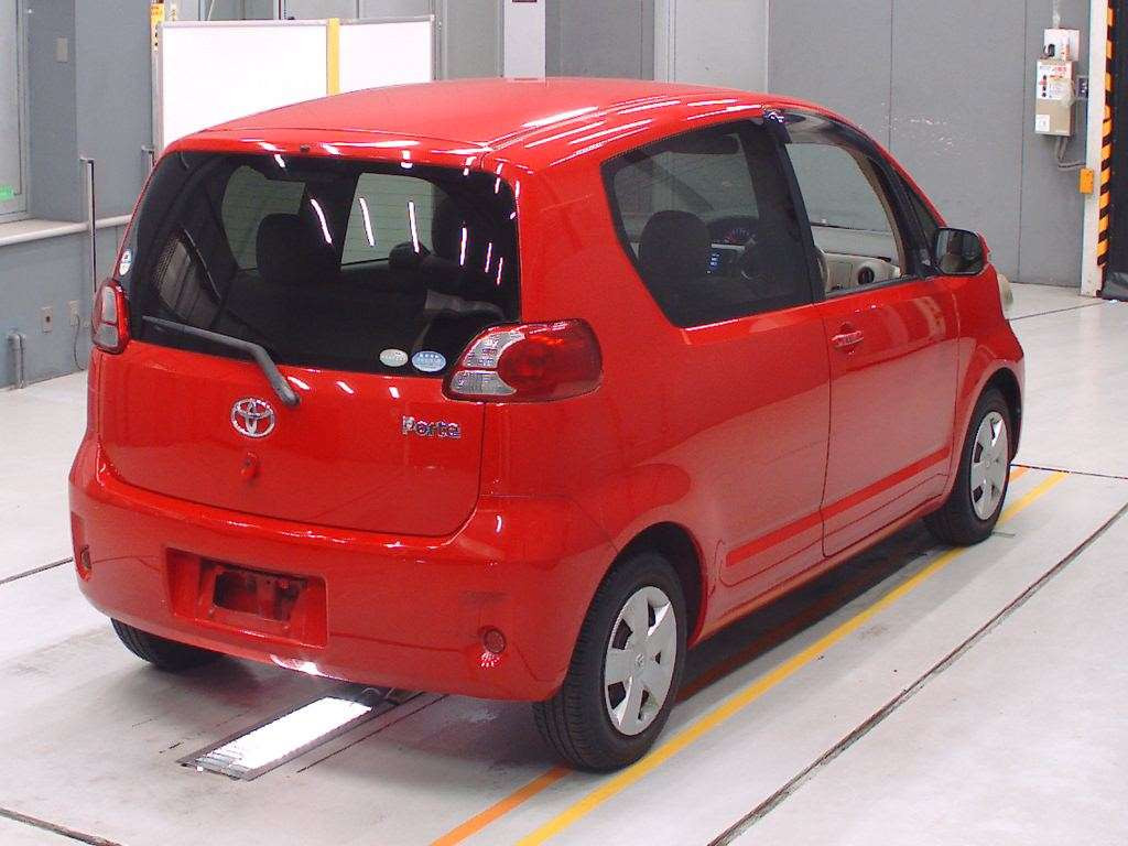 2011 Toyota Porte NNP10[1]