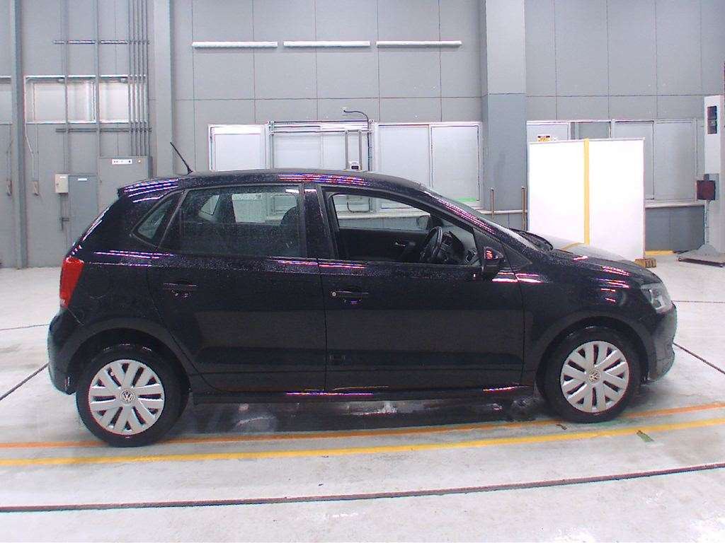 2013 Volkswagen Polo 6RCBZ[2]