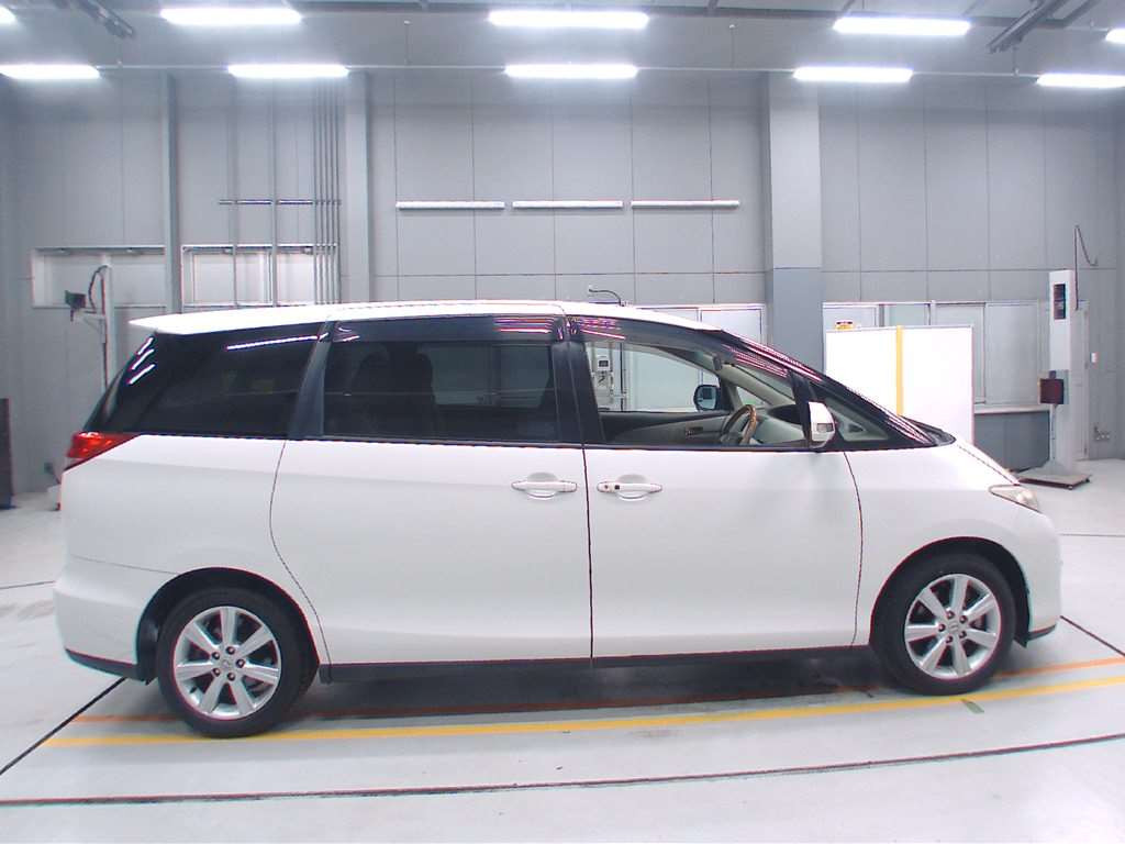 2009 Toyota Estima ACR50W[2]