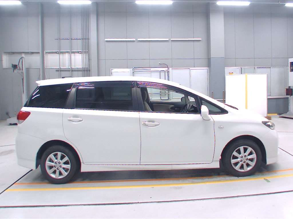 2010 Toyota Wish ZGE21G[2]