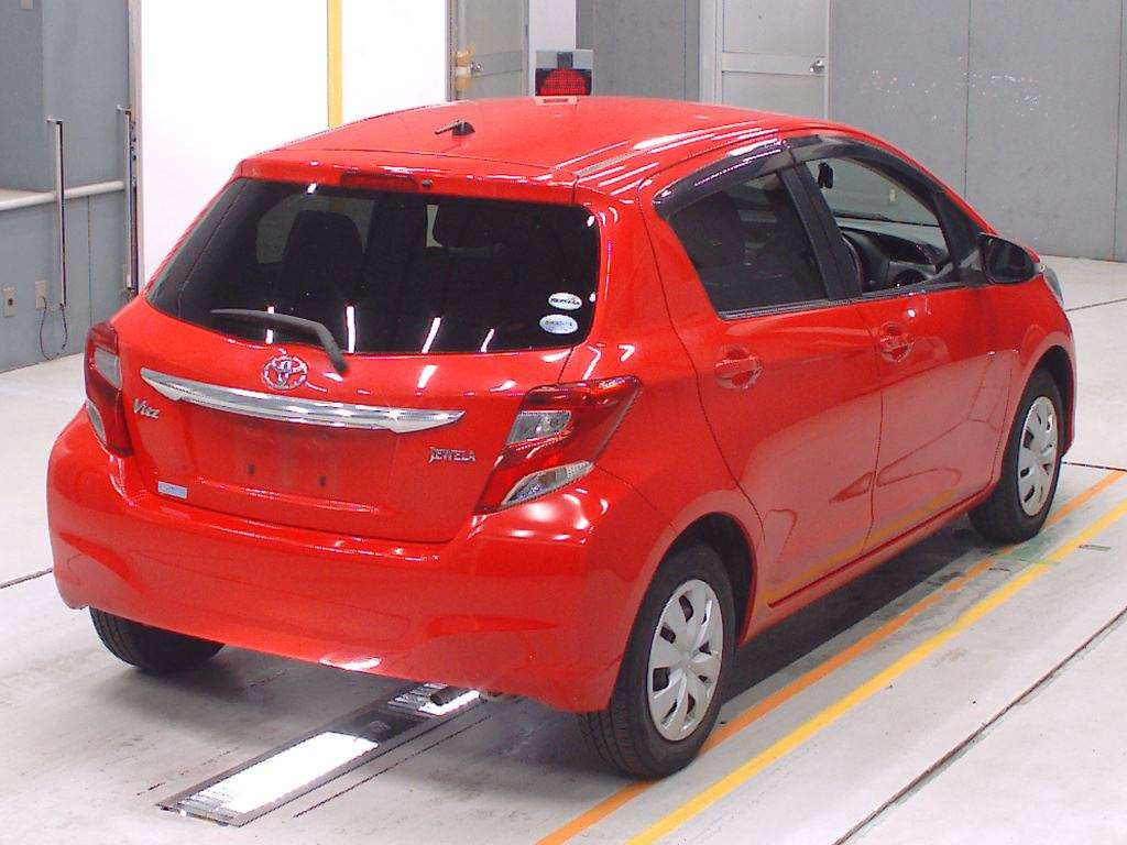 2015 Toyota Vitz KSP130[1]