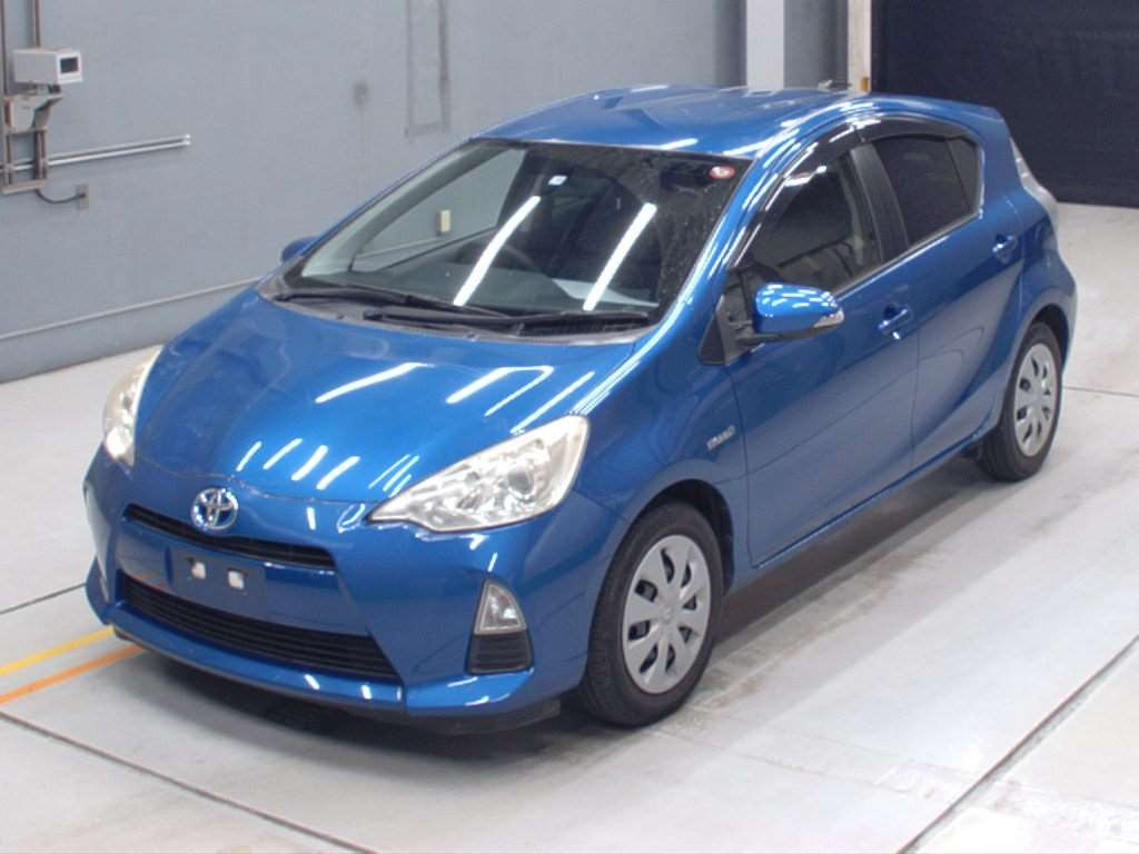 2013 Toyota Aqua NHP10[0]