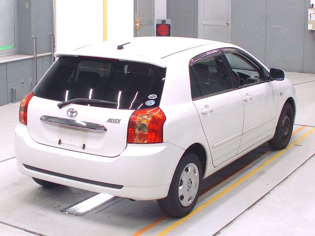 2005 Toyota Allex NZE121[1]