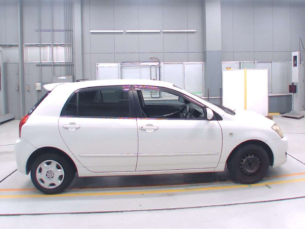 2005 Toyota Allex NZE121[2]