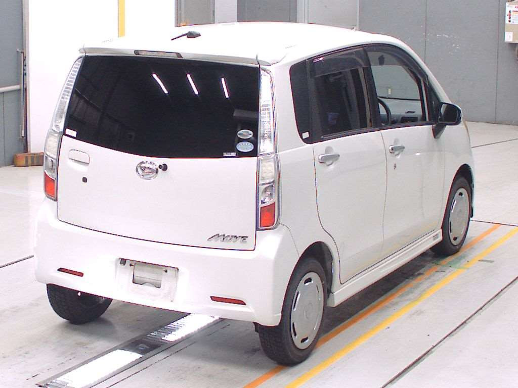 2011 Daihatsu Move LA100S[1]