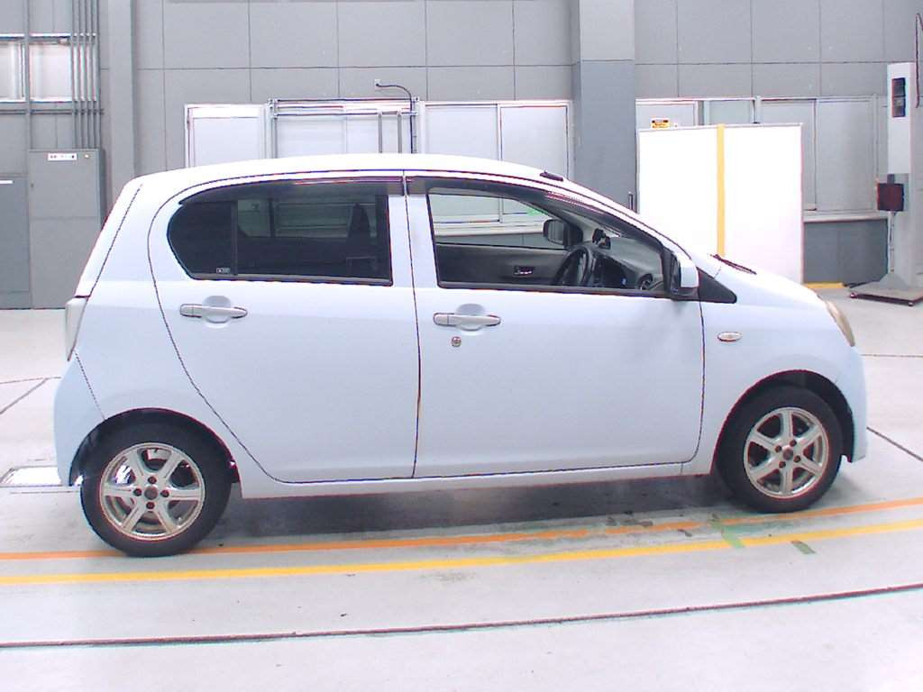 2012 Daihatsu Mira es LA300S[2]