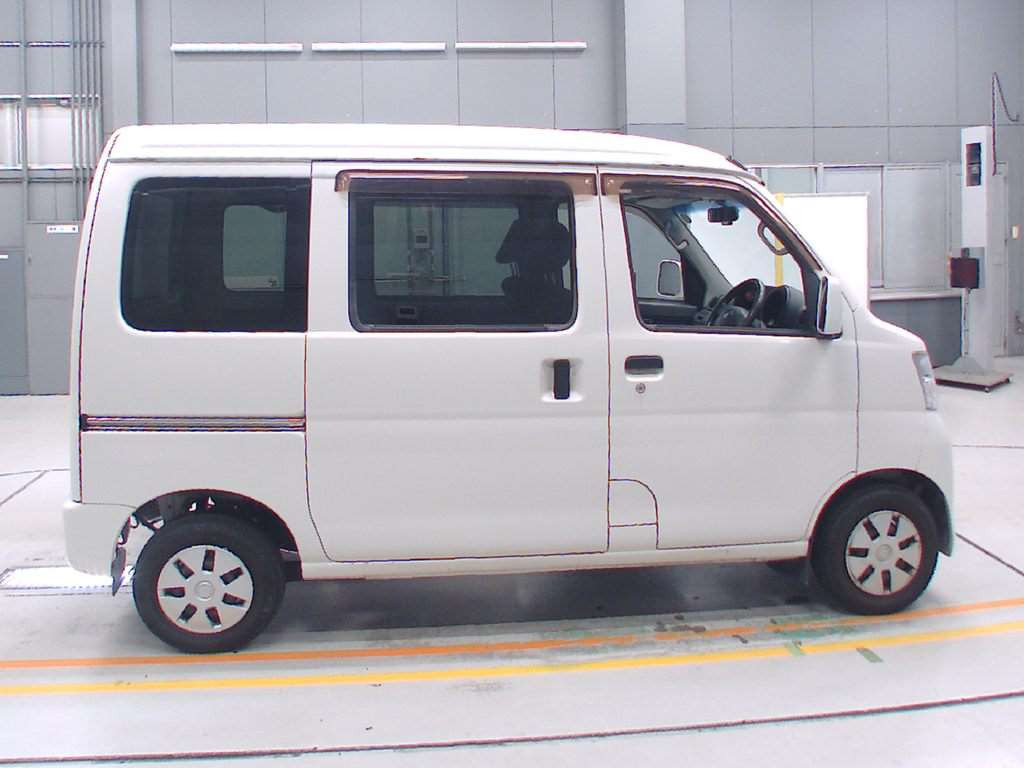 2015 Daihatsu Hijet Cargo S321V[2]