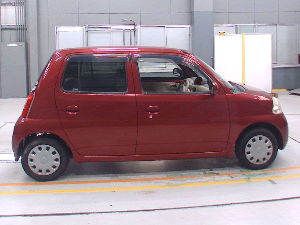 2009 Daihatsu Esse L235S[2]