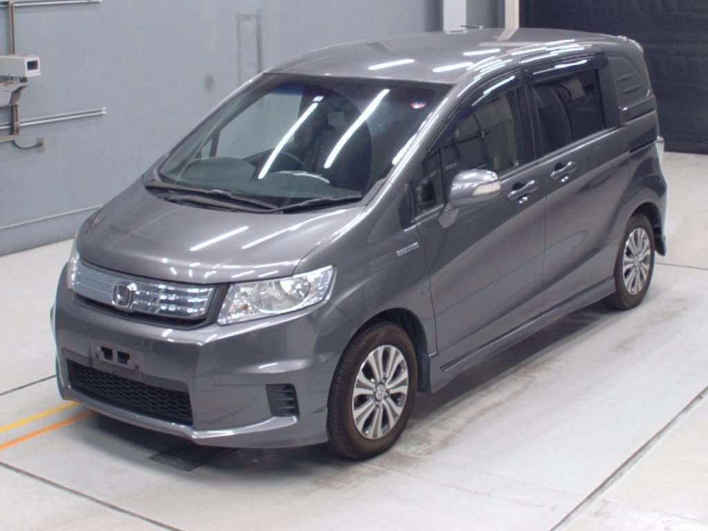 2012 Honda Freed spike hybrid GP3[0]