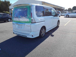 2006 Nissan Serena