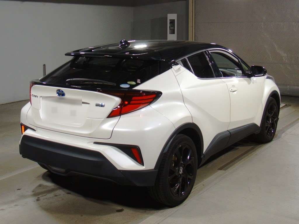 2020 Toyota C-HR ZYX11[1]