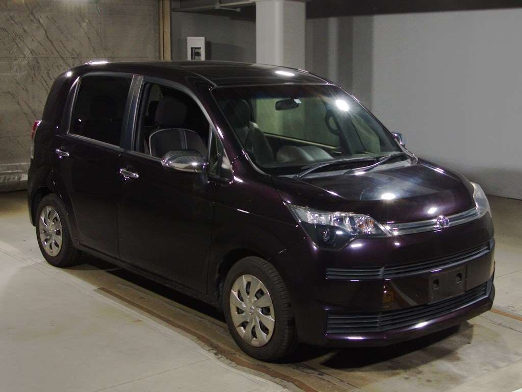 2016 Toyota Spade NSP141[2]