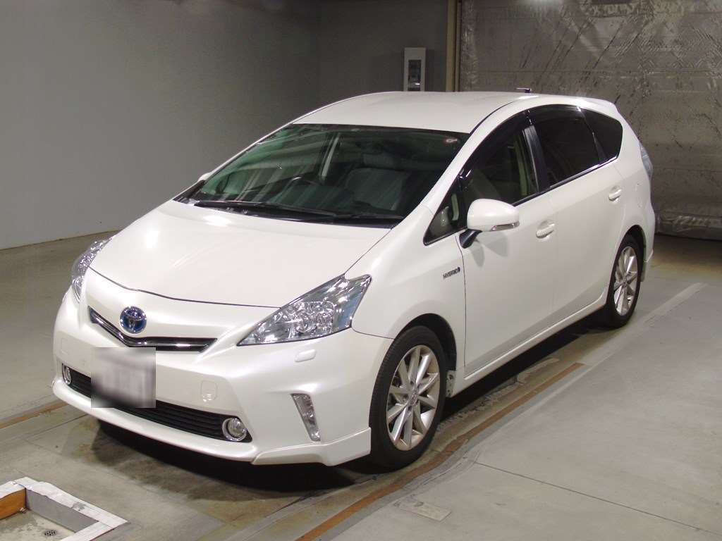 2014 Toyota Prius alpha ZVW41W[0]