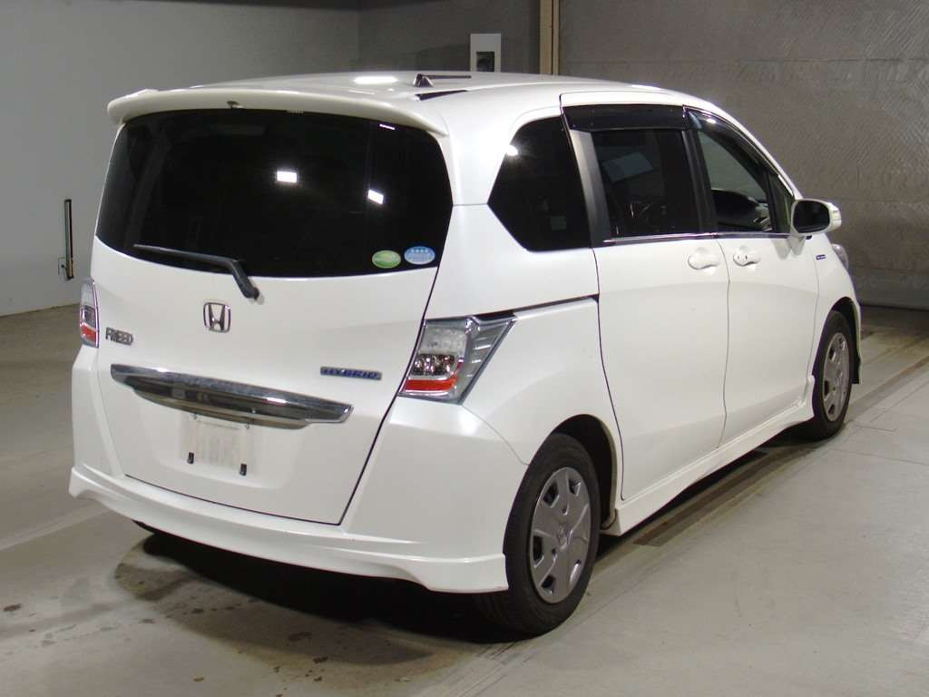 2014 Honda Freed hybrid GP3[1]