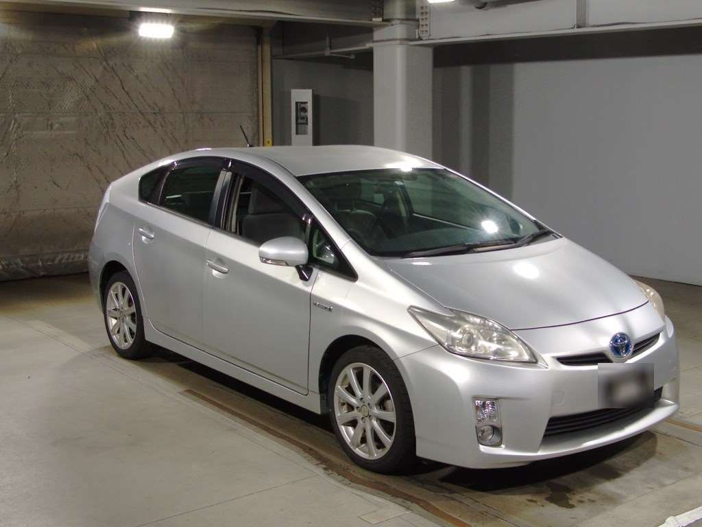 2011 Toyota Prius ZVW30[2]